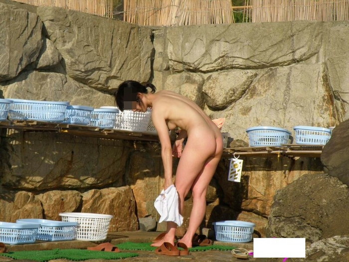 【女風呂盗撮エロ画像】見たい！が現実に！ダレもがみたい女風呂の中身ｗｗ 06