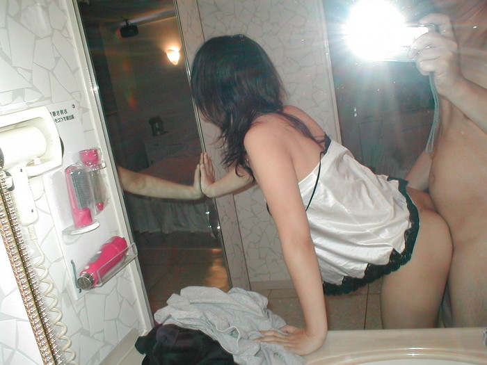 【鏡撮りエロ画像】鏡に映った自分たちのセックスを撮影しちゃった！ったやつ！ｗ 19