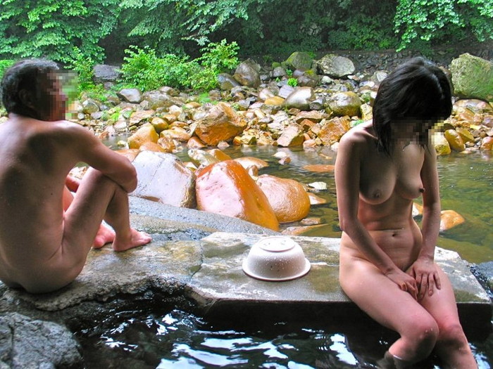 【露天風呂エロ画像】露天風呂で野外露出！？不自然じゃないけどエロい画像ｗ 20
